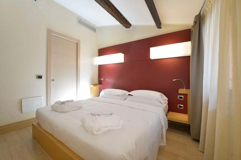 Junior Suite image 1