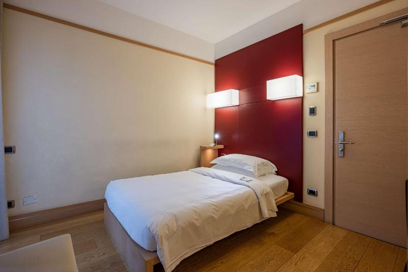 Single Room image 3