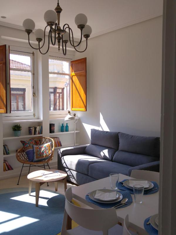 One-Bedroom Apartment image 4