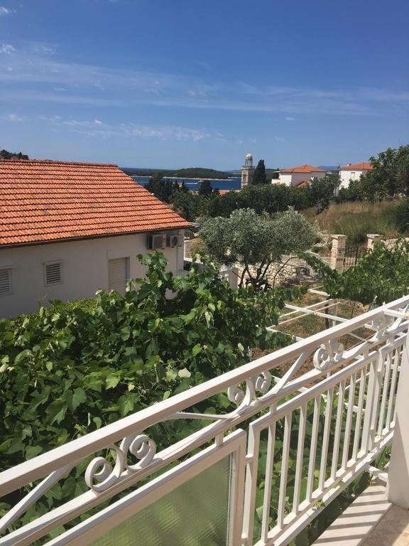 Double Room with Balcony and Sea View image 2