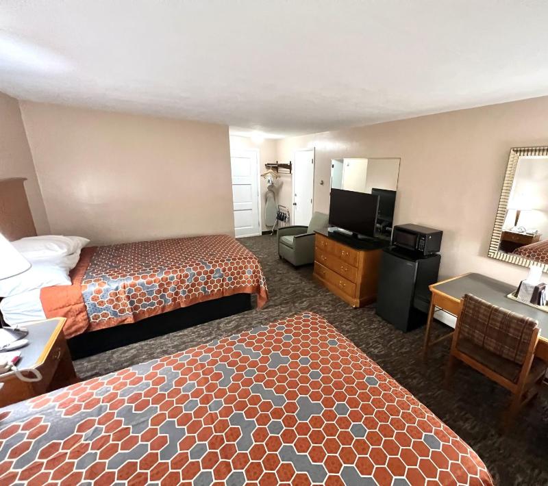 Double Room with Two Double Beds - Smoking image 3