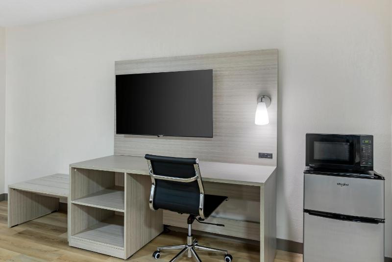 King Room - Non-Smoking image 3