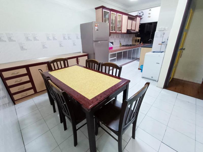 Kota 3BR Townhouse 5 Pax - TVBox/Mahjong/Jonker - image 16