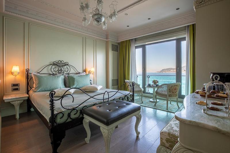 Deluxe Double Room with Bosphorus View image 1