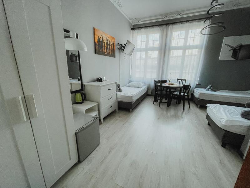 Classic Triple Room image 3