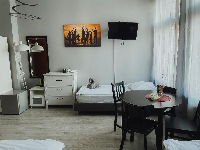 Classic Triple Room image 4