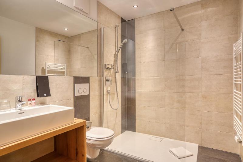 Standard Double Room image 3
