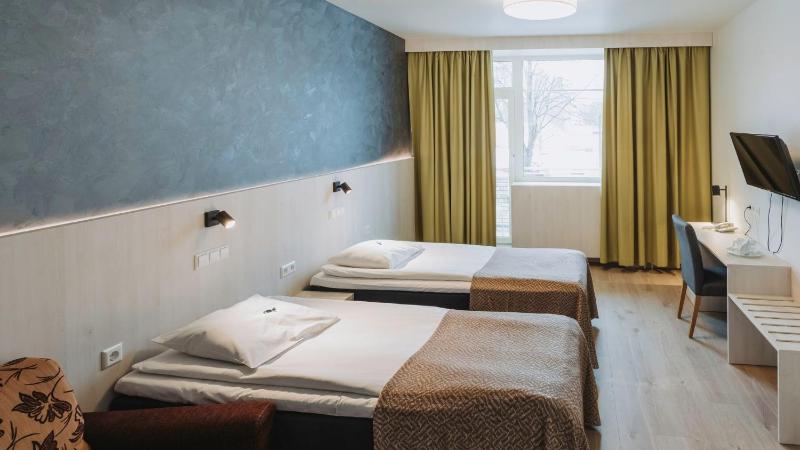 Family Room with Spa access image 3