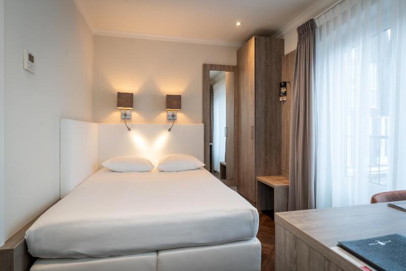 Single Room image 1