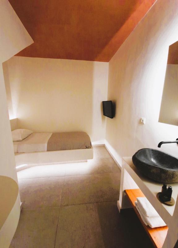 Novel Single Room image 2