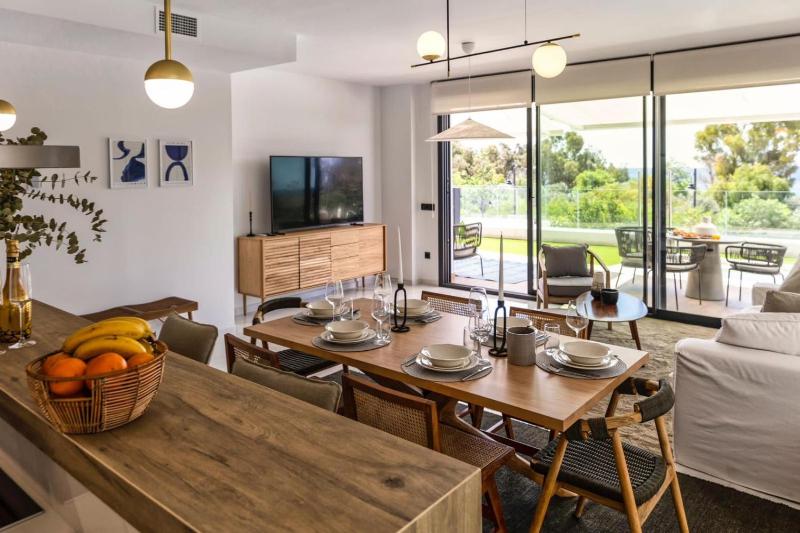 Luxury Sea View Apartment by United Renters - image 46