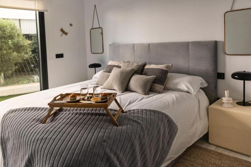 Luxury Sea View Apartment by United Renters - image 38