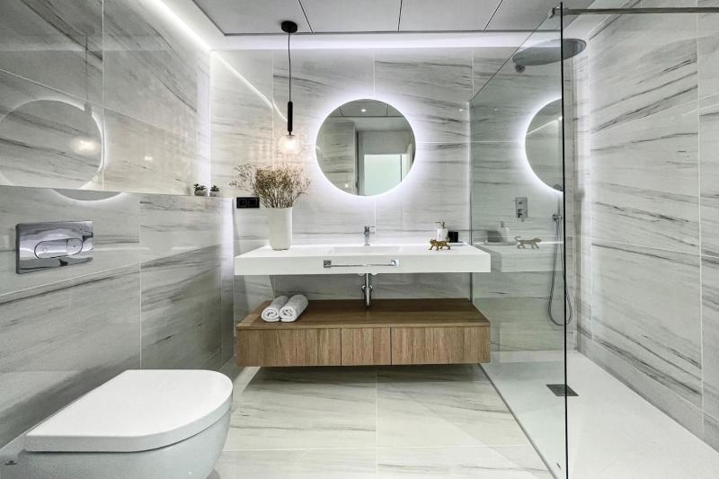 Luxury Sea View Apartment by United Renters - image 22