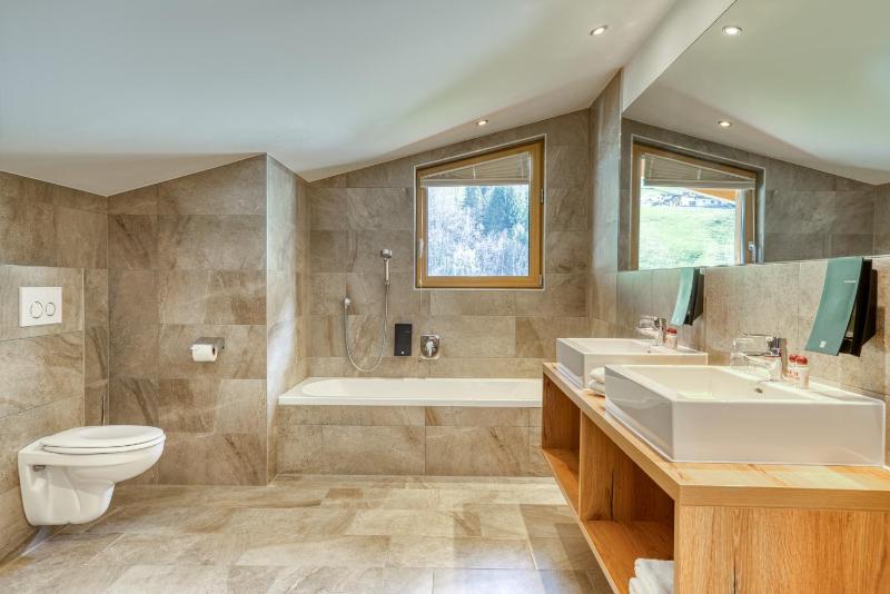 One-Bedroom Suite image 2