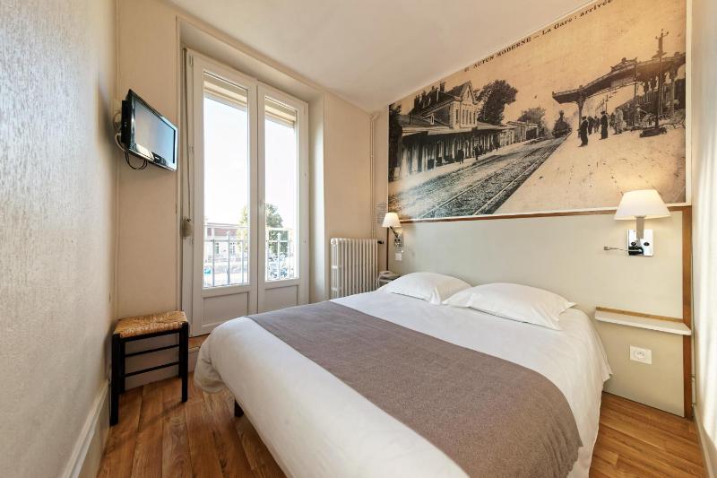 Budget Double Room image 4