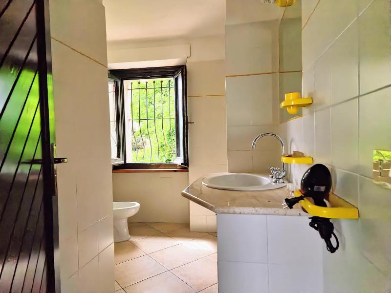 One-Bedroom Apartment image 3