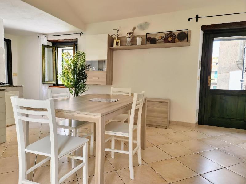 One-Bedroom Apartment image 1