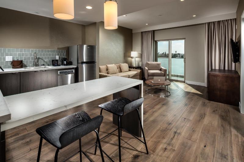Presidential Suite image 2