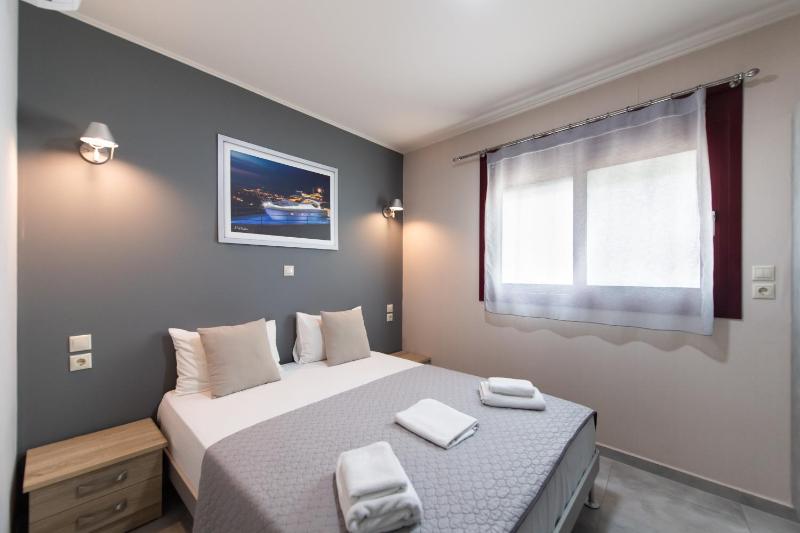 Large Double Room image 3