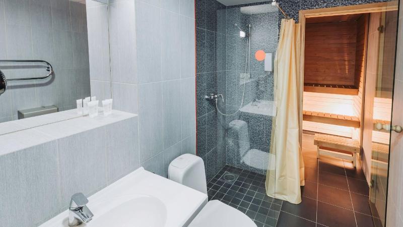 Suite with Sauna & Spa access image 4