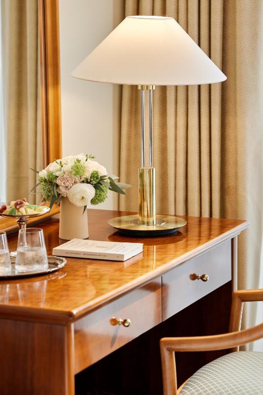 Superior Single Room with City / Sea View image 4