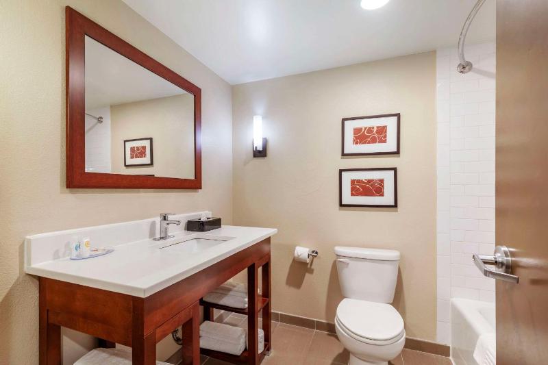 Double Room with Two Double Beds - Non-Smoking image 2