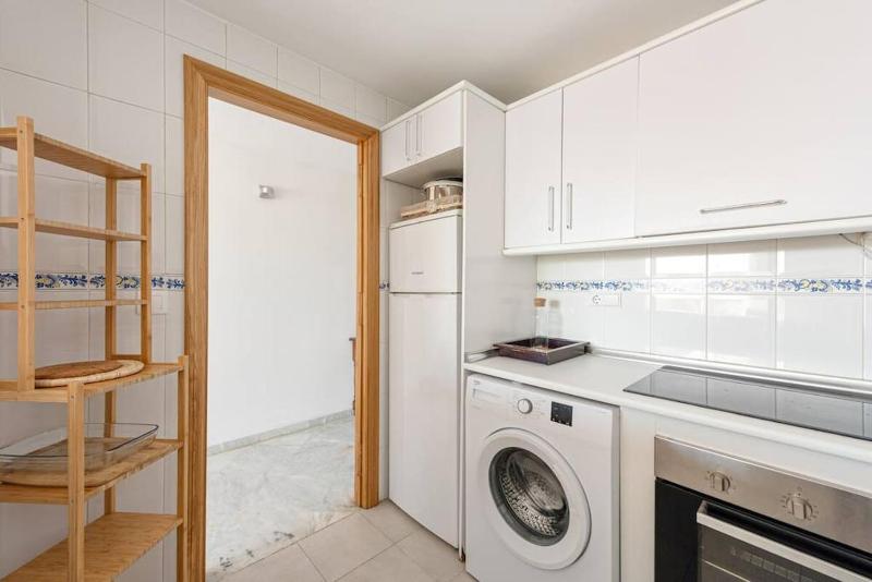 Alvarito Playa Marbella front beach apartment - image 7