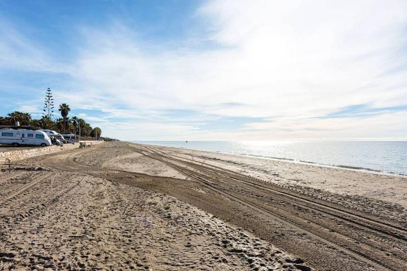 Alvarito Playa Marbella front beach apartment - image 8