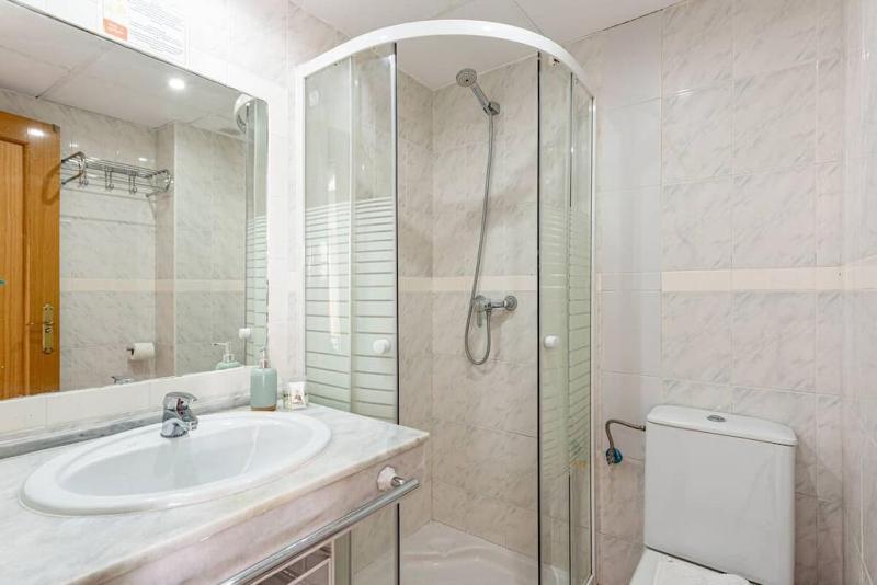 Alvarito Playa Marbella front beach apartment - image 5
