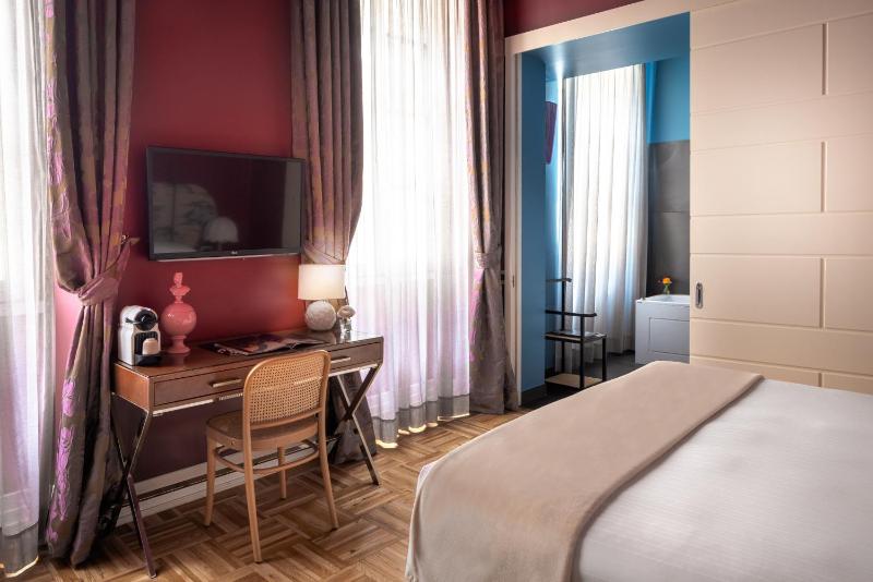 Superior Double Room image 4