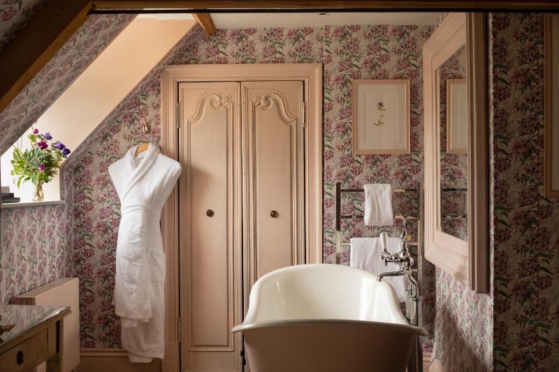 Double or Twin Room image 4