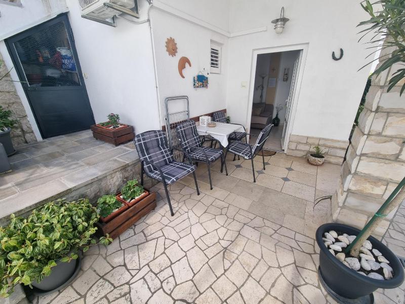 LJUBO M Apartment on great location 10 m from the beach - image 12