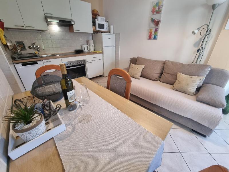 LJUBO M Apartment on great location 10 m from the beach - image 8