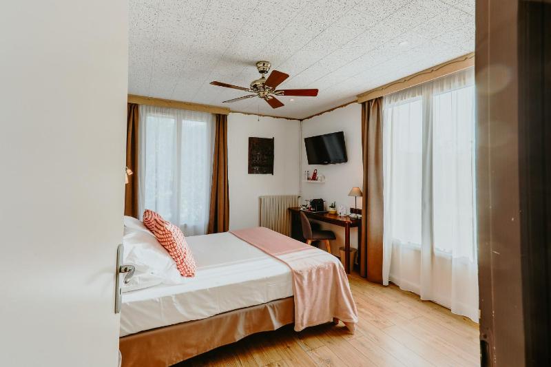 Superior Double or Twin Room image 1