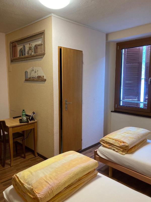 Double or Twin Room image 2