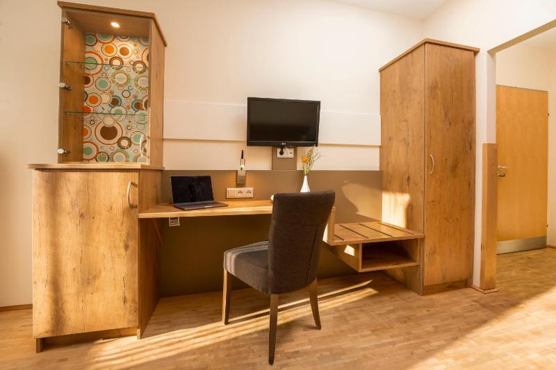 Comfort Single Room image 4