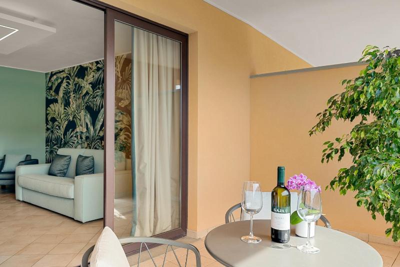 Deluxe Suite image 2