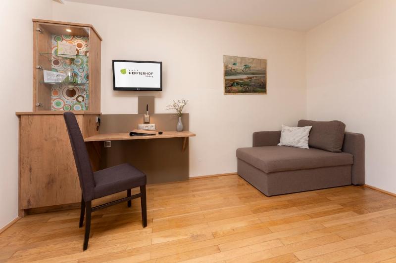 Basic Triple Room image 3