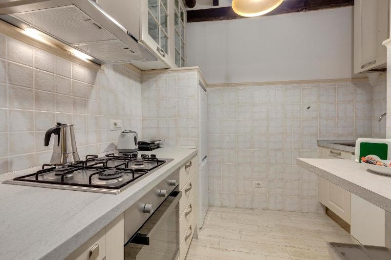 Ardiglione Apartment by Mamo Florence - image 2