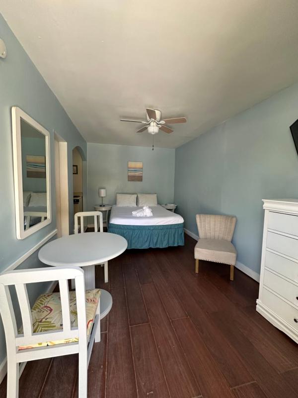 St Maurice Beach Inn - image 5