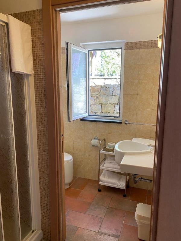 Double Room with Patio image 3