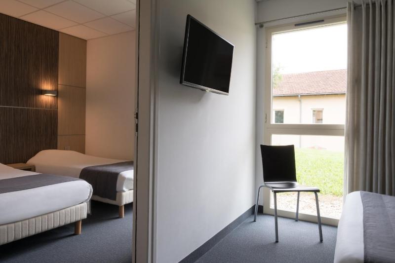 Family Two-Bedroom Suite image 1