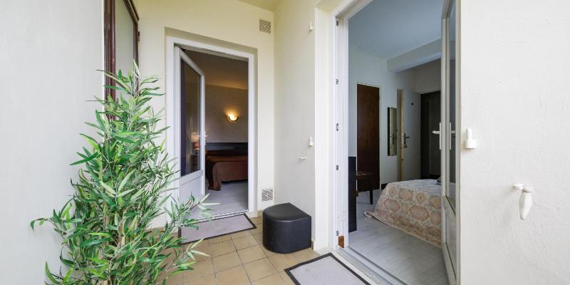 Standard Quadruple Room image 2