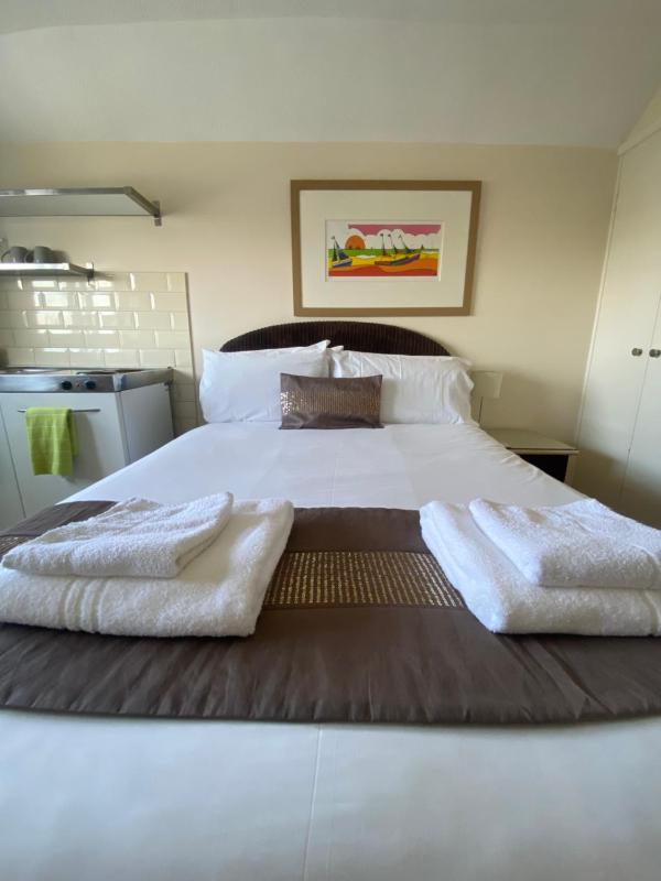 Studio Apartment (2 Adults) image 1