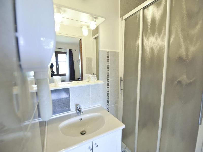 Small Double Room image 3