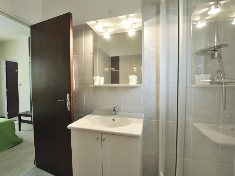 Standard Quadruple Room image 2