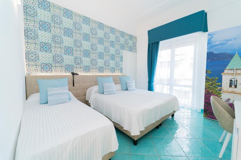 Superior Triple Room image 4