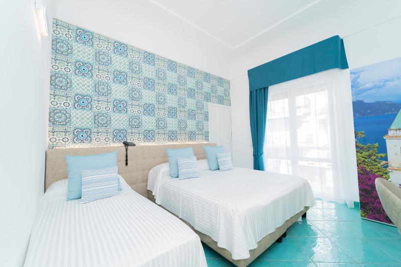 Superior Triple Room image 2