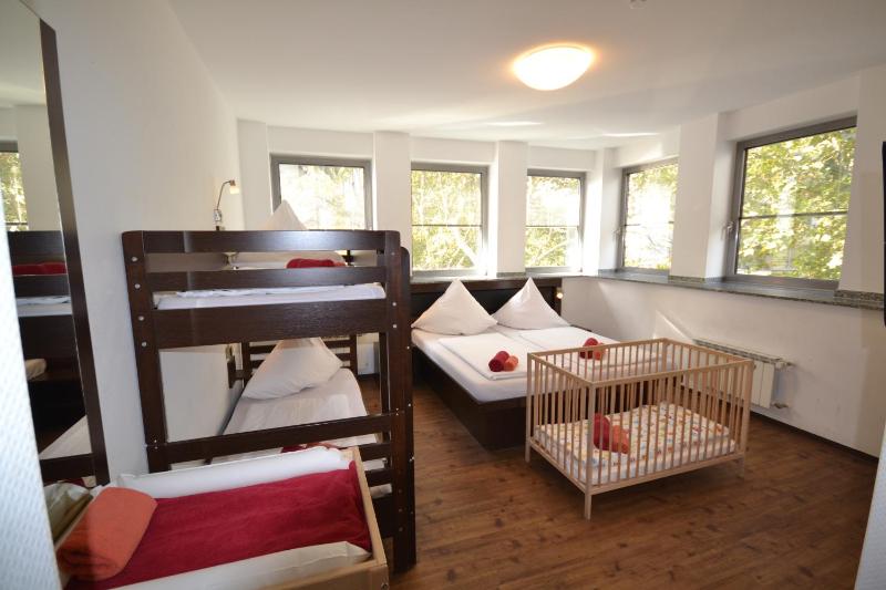 Family Room (2 Adults + 2 Children) image 1