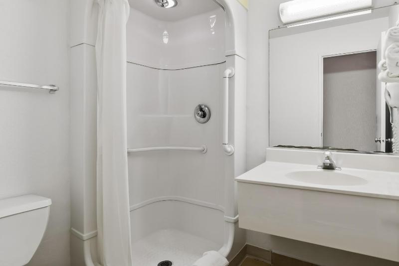 Double Room with Two Double Beds - Non-Smoking image 2
